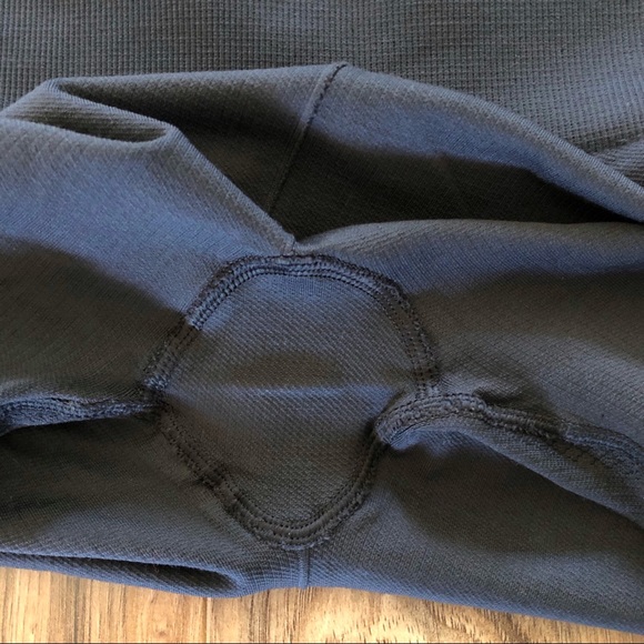 🦊 Dark Grey Lululemon Ebb to Street Crops - Picture 5 of 8